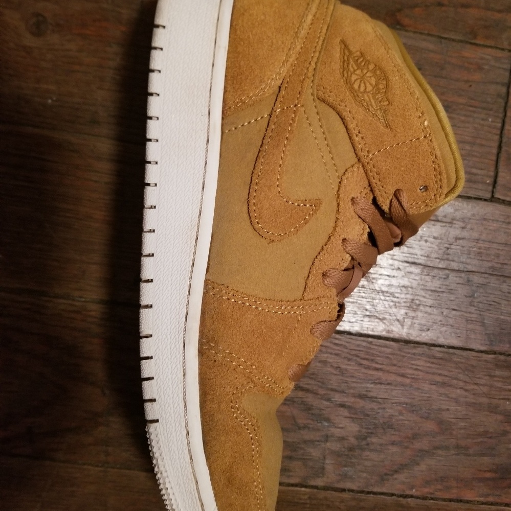 Youth shoes